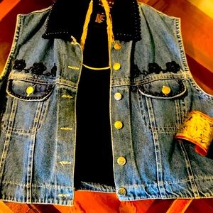 Vintage Crop Beaded Vest w/Velvet Collar